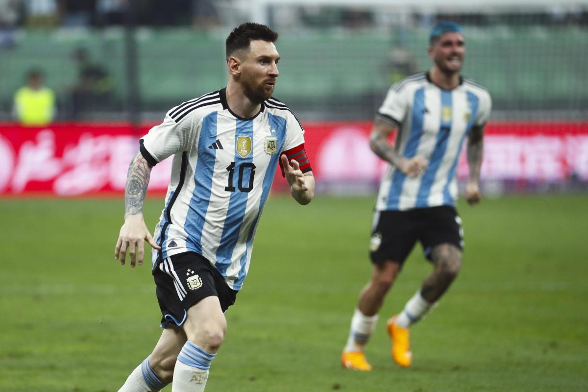 Argentina-Australia 2-0: super gol di Messi, la chiude Pezzella