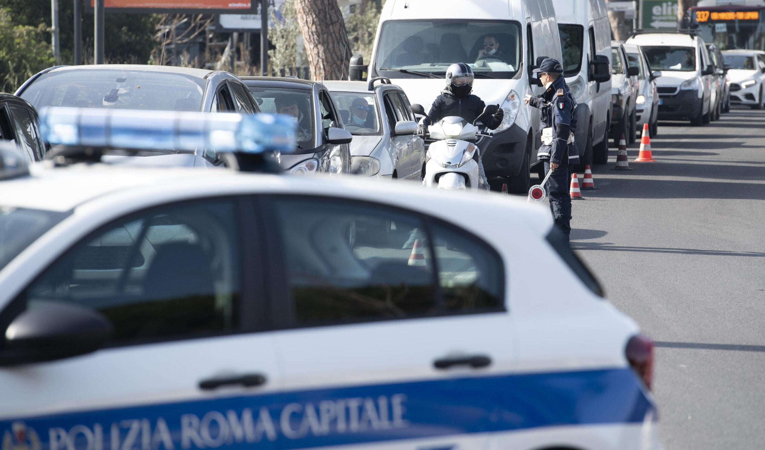 Roma, incidente sulla Nomentana: morta una donna di 62 anni, bambino in codice rosso