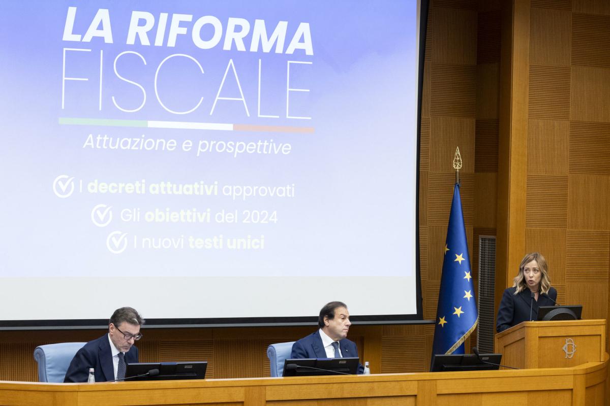 Riforma del Fisco 2024, Meloni: “No ai furbi, ma aiutiamo chi non riesce a pagare”. Giorgetti: “Andamento economia non eccezionale”