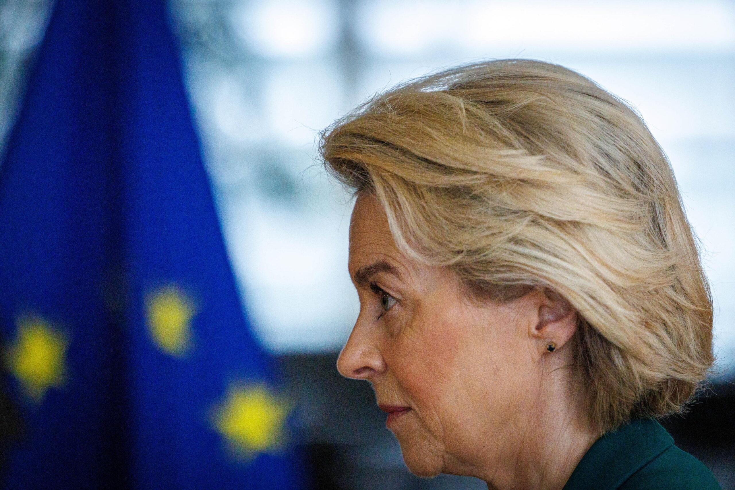 Ue, Von der Leyen in campo: l’obiettivo è blindare la sua conferma e disinnescare i franchi tiratori