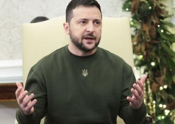 Ucraina, l’avvertimento di Zelensky alla Russia: “Nel 2024 la cacceremo dai nostri cieli”