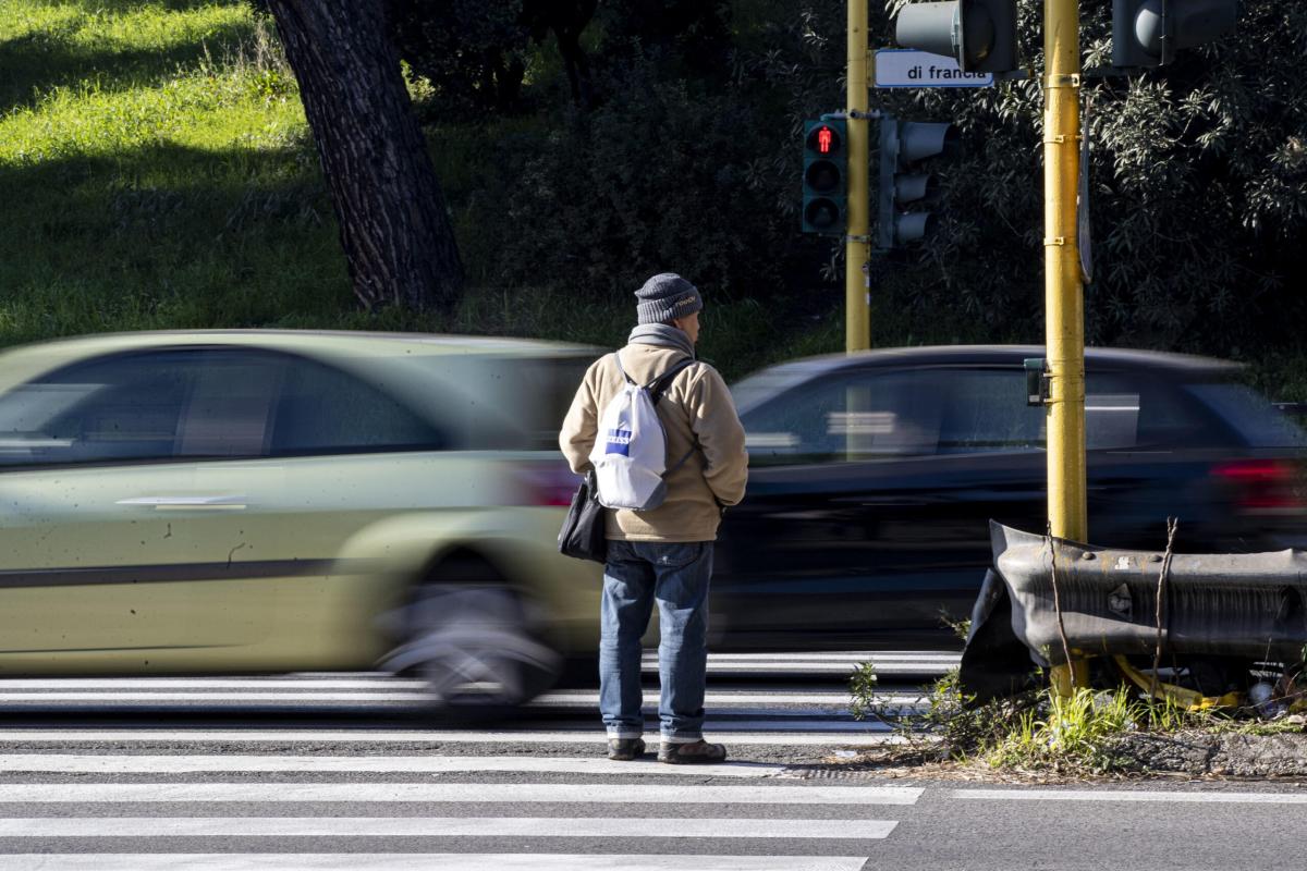 Chi era Roel Abedini, il 15enne morto in un incidente a Guidonia (Roma): un’auto lo ha travolto sulle strisce pedonali