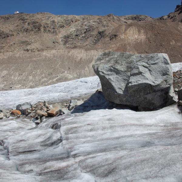 Crisi climatica, la denuncia di Legambiente: “Più di 200 ghiacciai scomparsi da fine 800”