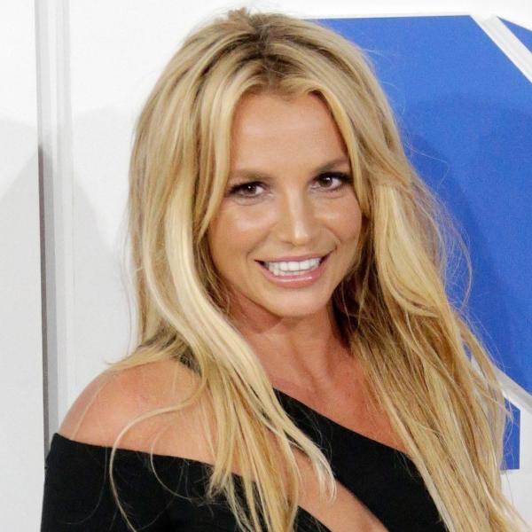 Britney Spears, nuovo singolo entro luglio: Mind Your Business, in collaborazione con Will.i.am dei Black Eyed Peas