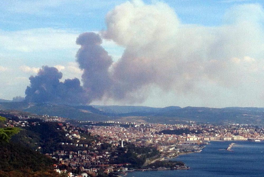 Incendio a Trieste, va in fumo parte del monte San Michele