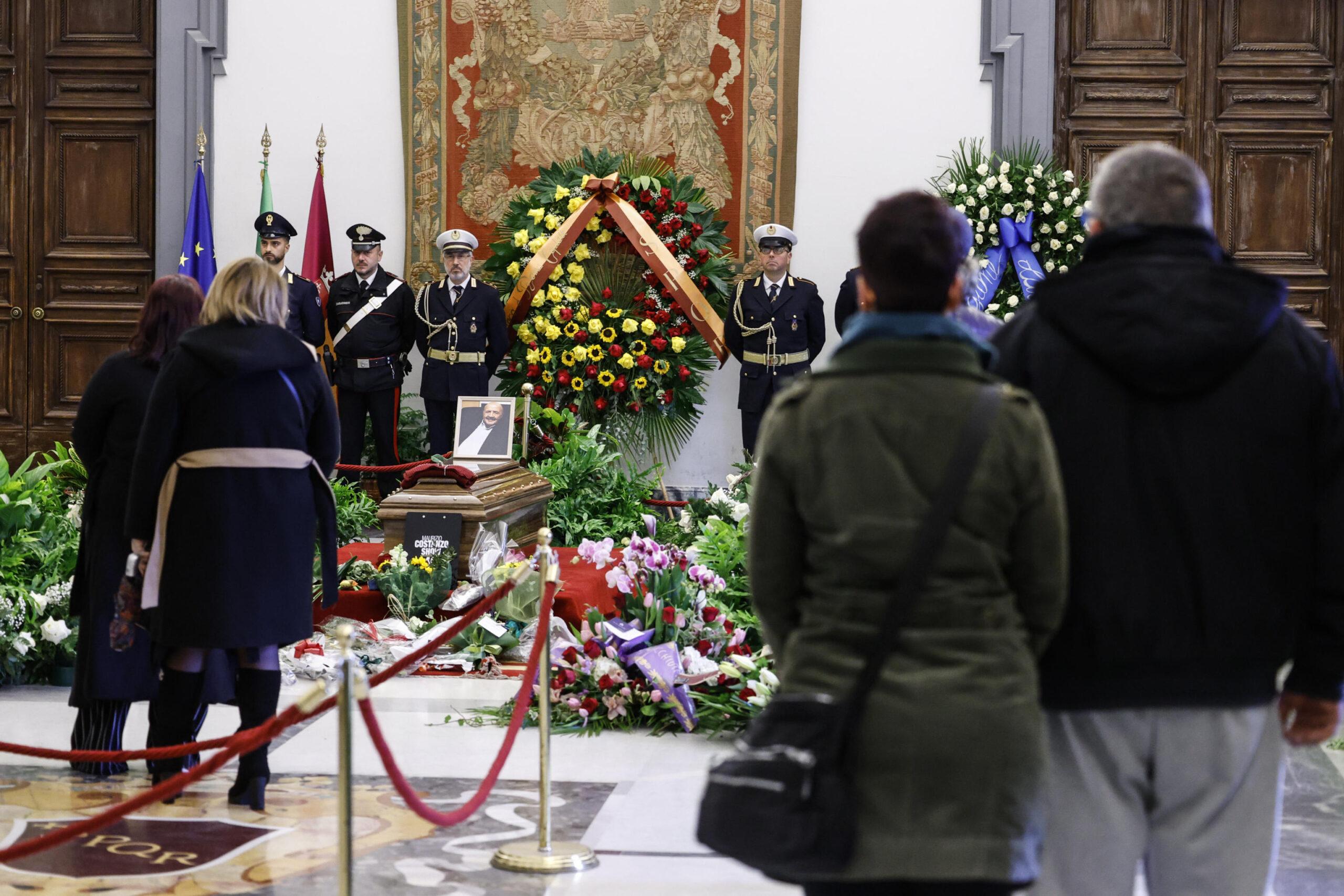 Dove è stato sepolto Maurizio Costanzo? Il popolare giornalista ospitato al Cimitero del Verano nella tomba di Monica Vitti