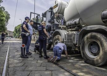 Ciclista investita a Milano, Legambiente: “Altra vittima della strada, Sala faccia qualcosa”