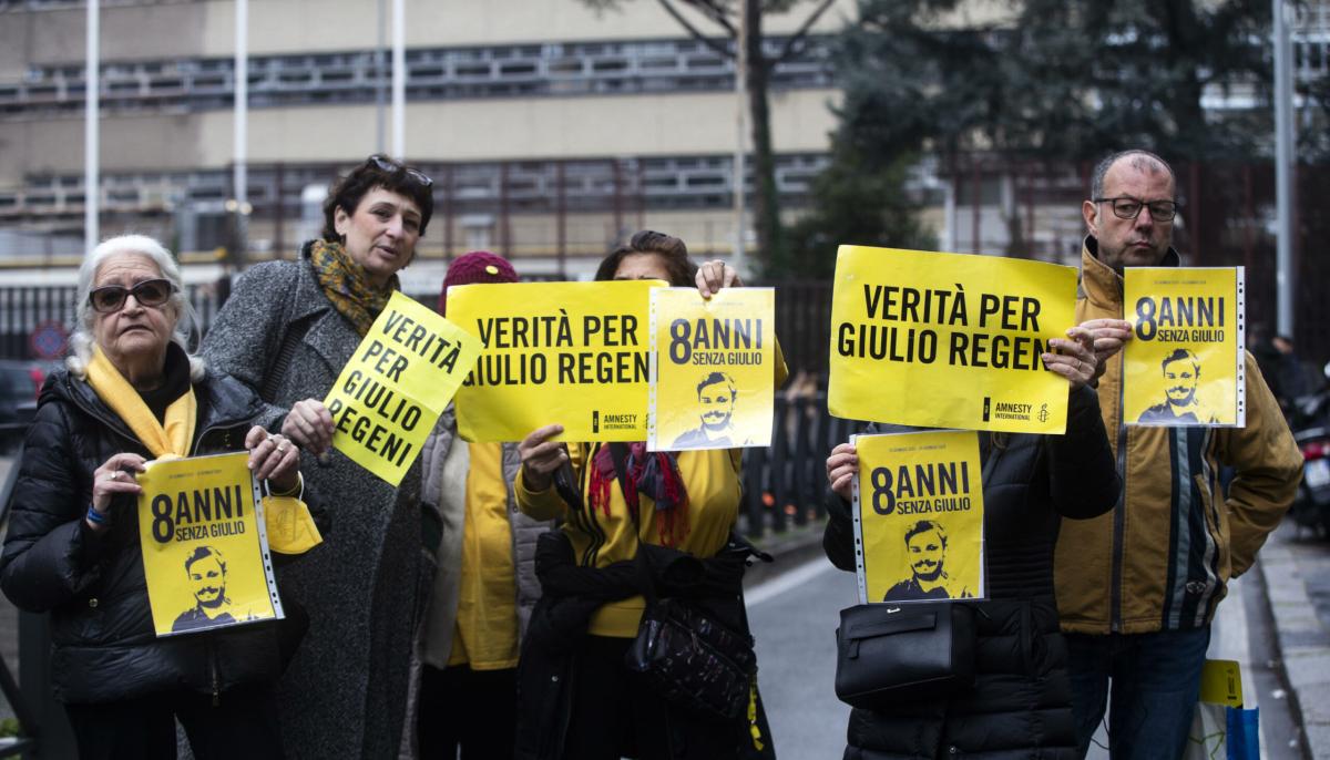 Roma, al via il processo per la morte di Giulio Regeni. I genitori: “Una giornata importante. Aspettavamo questo momento da 8 anni”