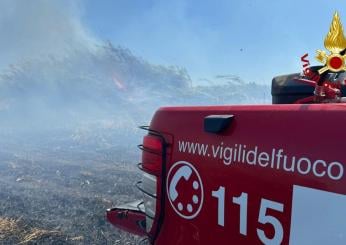 Oristano, incendio nelle campagne di Siamaggiore: case evacuate, non ci sono feriti o intossicati