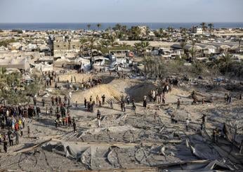 Guerra in Israele, elicottero dell’Idf si schianta a Gaza: due morti, Hezbollah lancia 30 razzi dal Libano. Le news di oggi | VIDEO