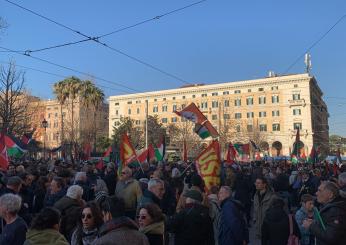 “Basta complicità” i manifestanti pro Palestina sfidano i divieti e si riuniscono in sit-in a Piazza Vittorio Emanuele a Roma| VIDEO