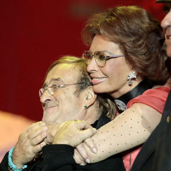 Lucio Dalla, dodici anni dalla morte del cantautore: le canzoni e i duetti più famosi