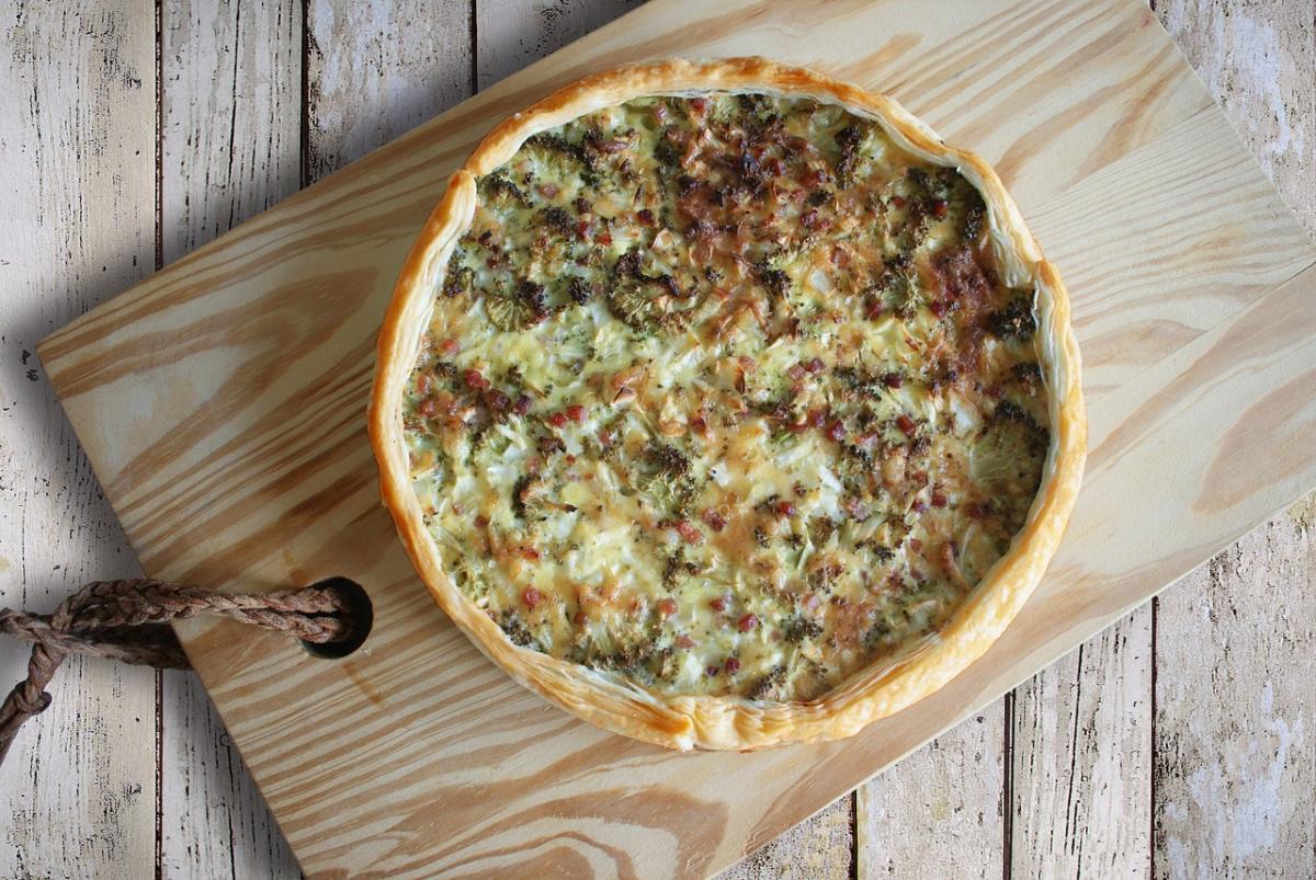 Torta salata estiva con verdure, buonissima e veloce da fare