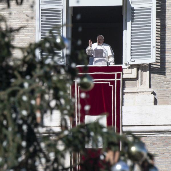 Angelus, Papa Francesco prega per la pace e per i migranti nel Darien