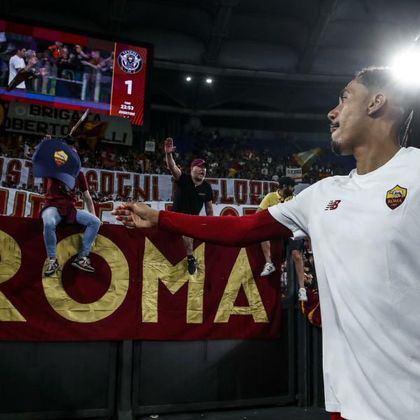 Roma, Smalling rompe il silenzio e chiarisce la situazione: “Insinuazioni false, non voglio lasciare il club”