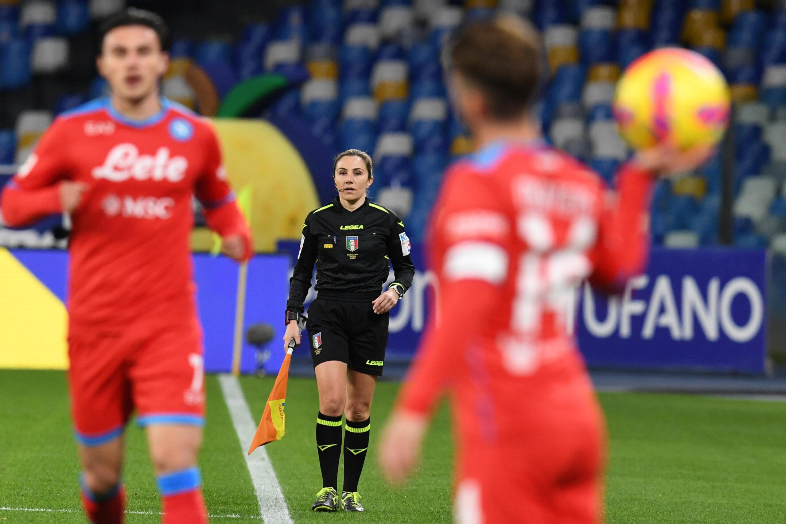 Serie A, prima terna arbitrale tutta al femminile per Inter-Torino: chi è la guardalinee Francesca Di Monte