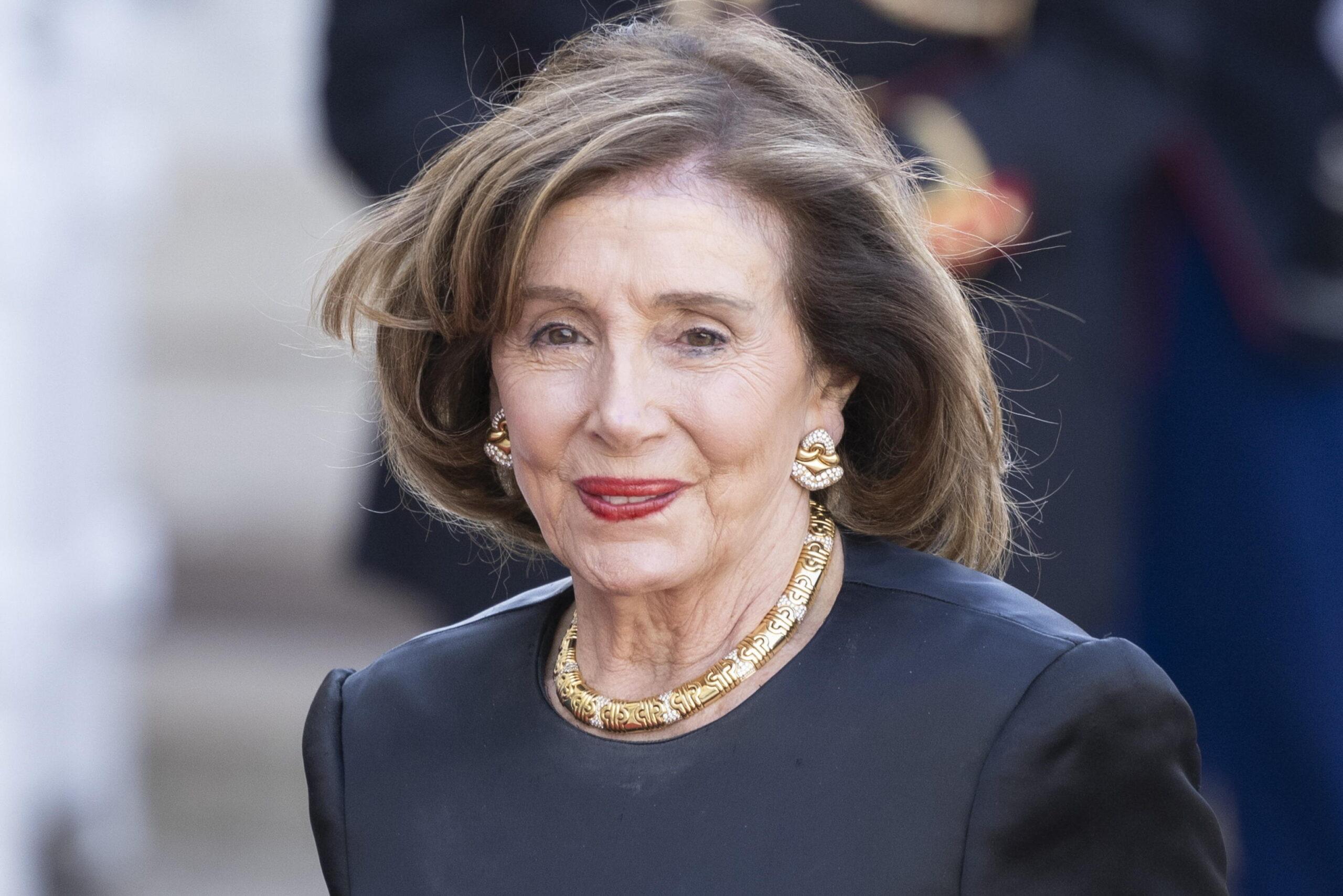 Chi è Nancy Pelosi? età, marito, figli, origini italiane e carriera della ex speaker della Camera che avrebbe avuto un ruolo decisivo nel ritiro di Biden