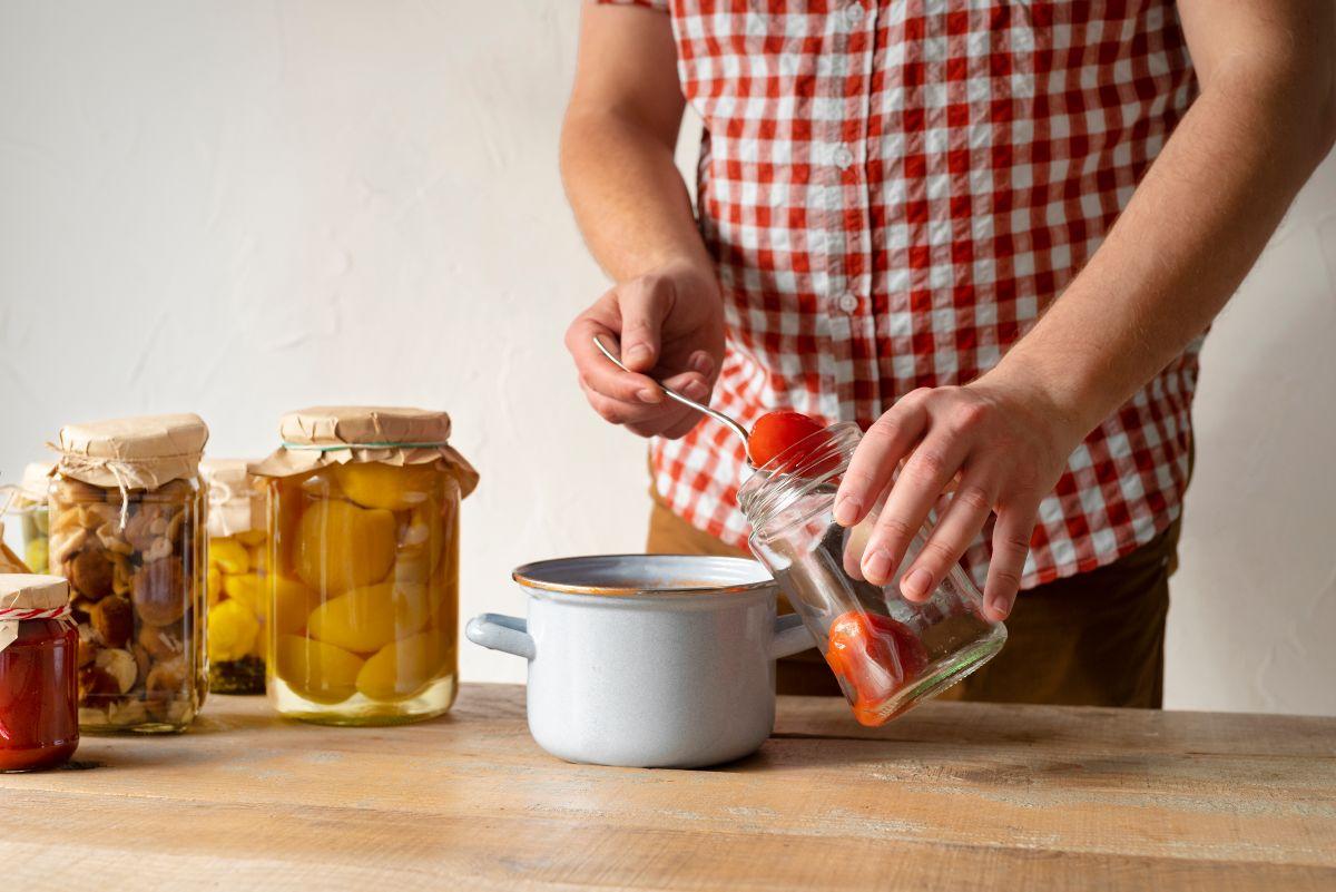 Avvelenamento da botulino: cosa fare e come prevenirlo