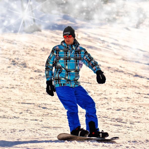 Benefici dello snowboard: è uno sport adatto a tutti?