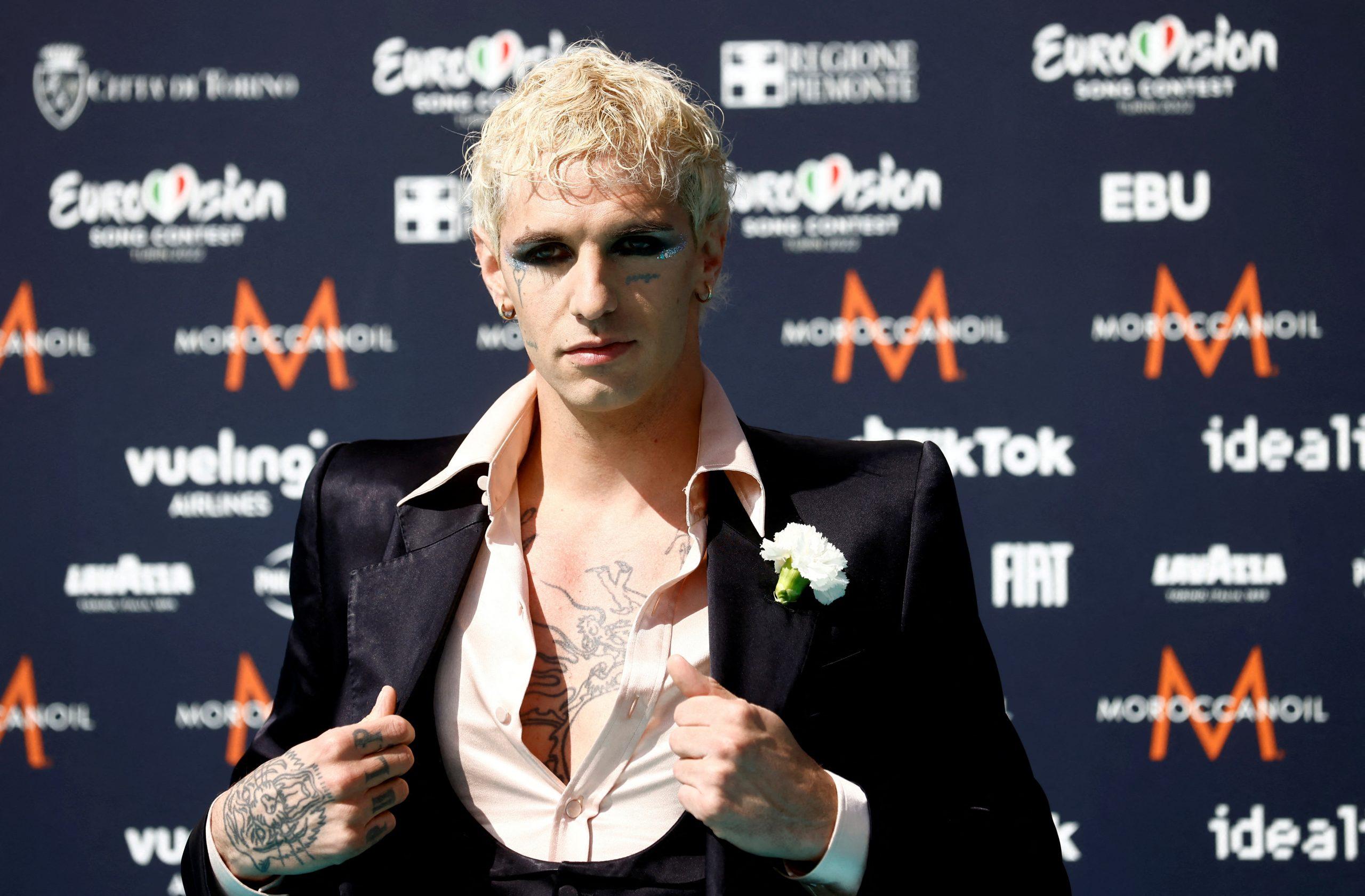 Achille Lauro annuncia il nuovo singolo “Che Sarà”