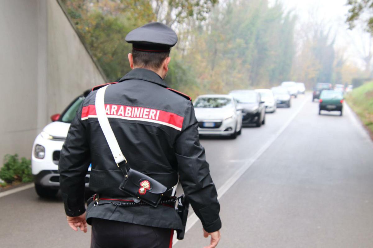 Perugia, incidente mortale sull’E45 a Città di Castello: 28enne travolto da furgone mentre sposta l’auto in panne