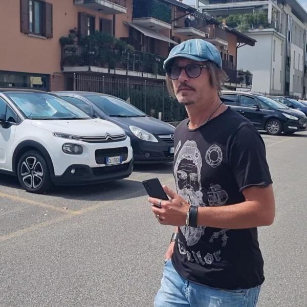 Chi è Fabio Delmiglio, il “sosia di Jhonny Depp” sentito dai carabinieri in relazione all’omicidio di Sharon Verzeni