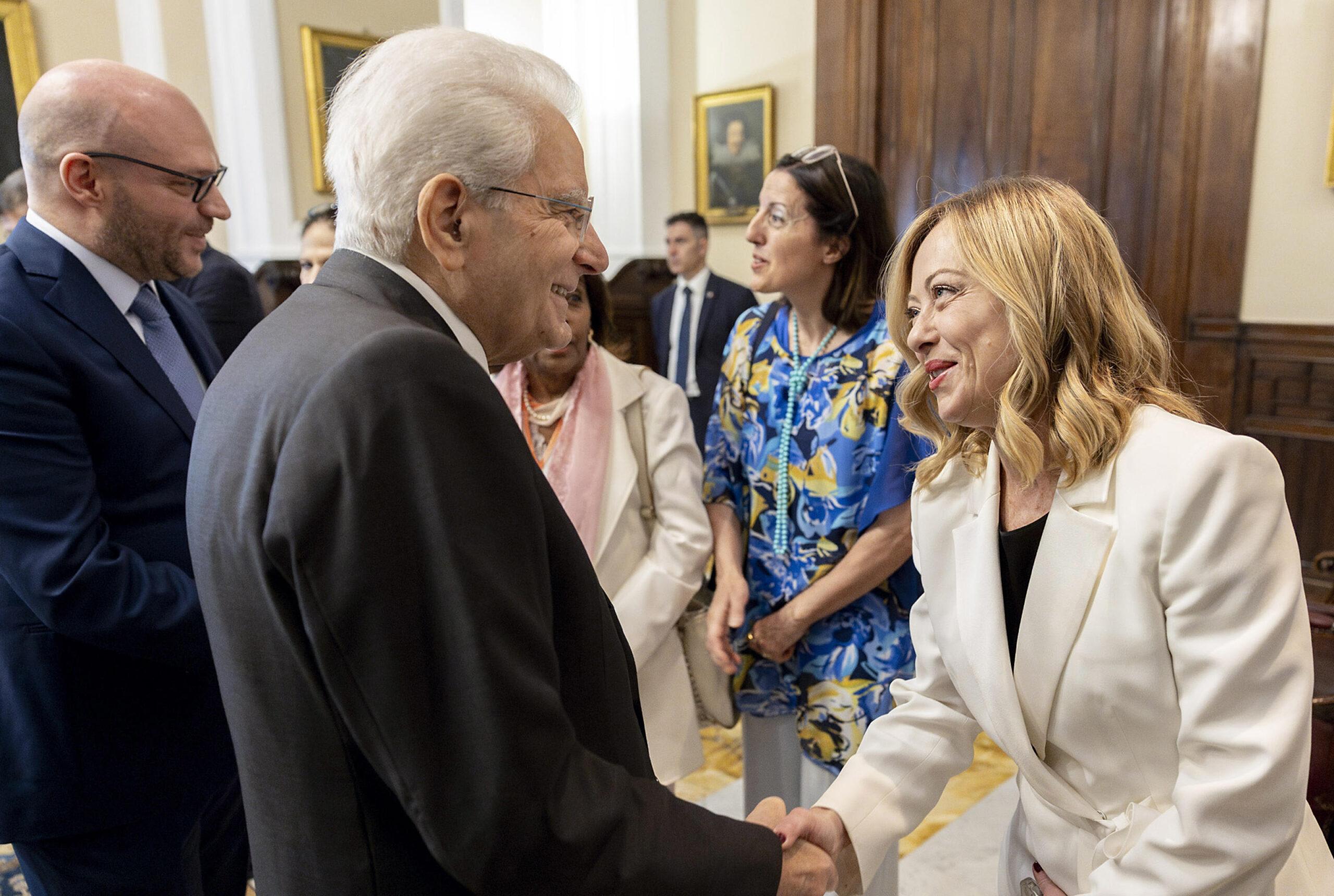 Brindisi al Quirinale: Mattarella, Meloni e Fontana uniti per il 2 Giugno. La premier: “Zelensky sarà al G7 in Puglia”