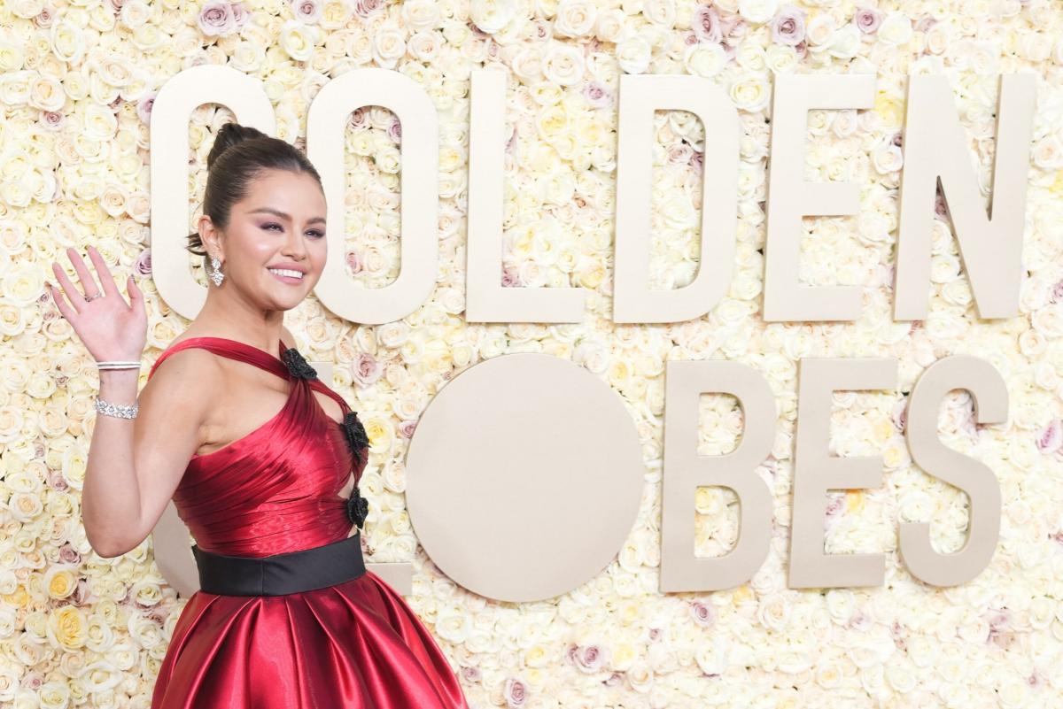 Golden Globe 2024: i migliori look del red carpet, da Margot Robbie con l’abito di Barbie a Selena Gomez in Armani | FOTO