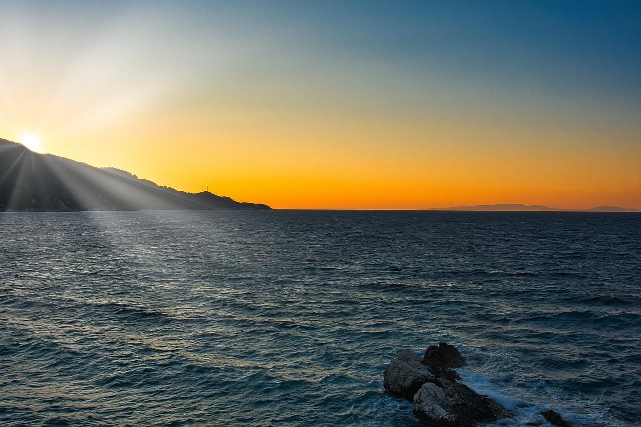 Perché andare a Samos​: spiagge, paesi e movida