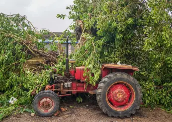 Agrigento, si ribalta con un trattore e finisce in un laghetto artificiale: morto un 64enne