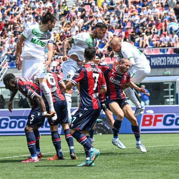 Bologna-Sassuolo 1-3: Scamacca e Berardi in rovesciata decidono il derby