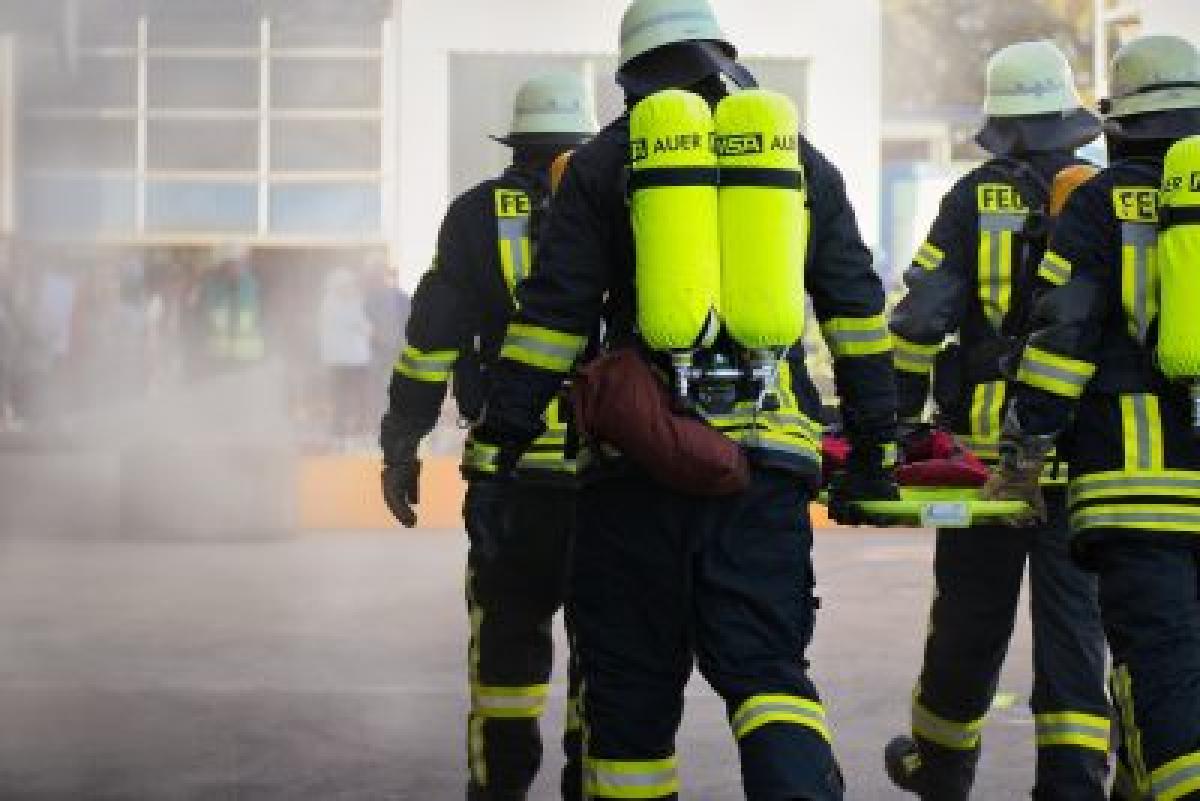 Roma, muore un disabile nell’incendio di una palazzina nel quartier…