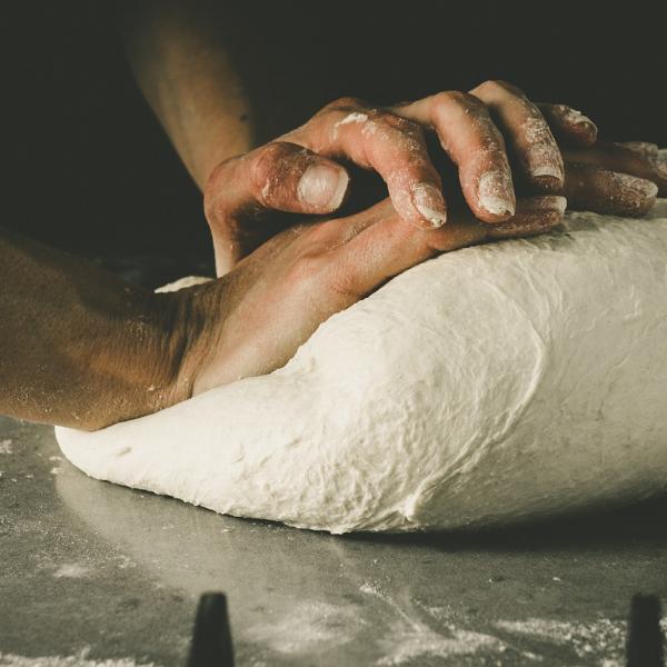 Buona. Anzi, bbona. La ricetta della pizza romana bianca