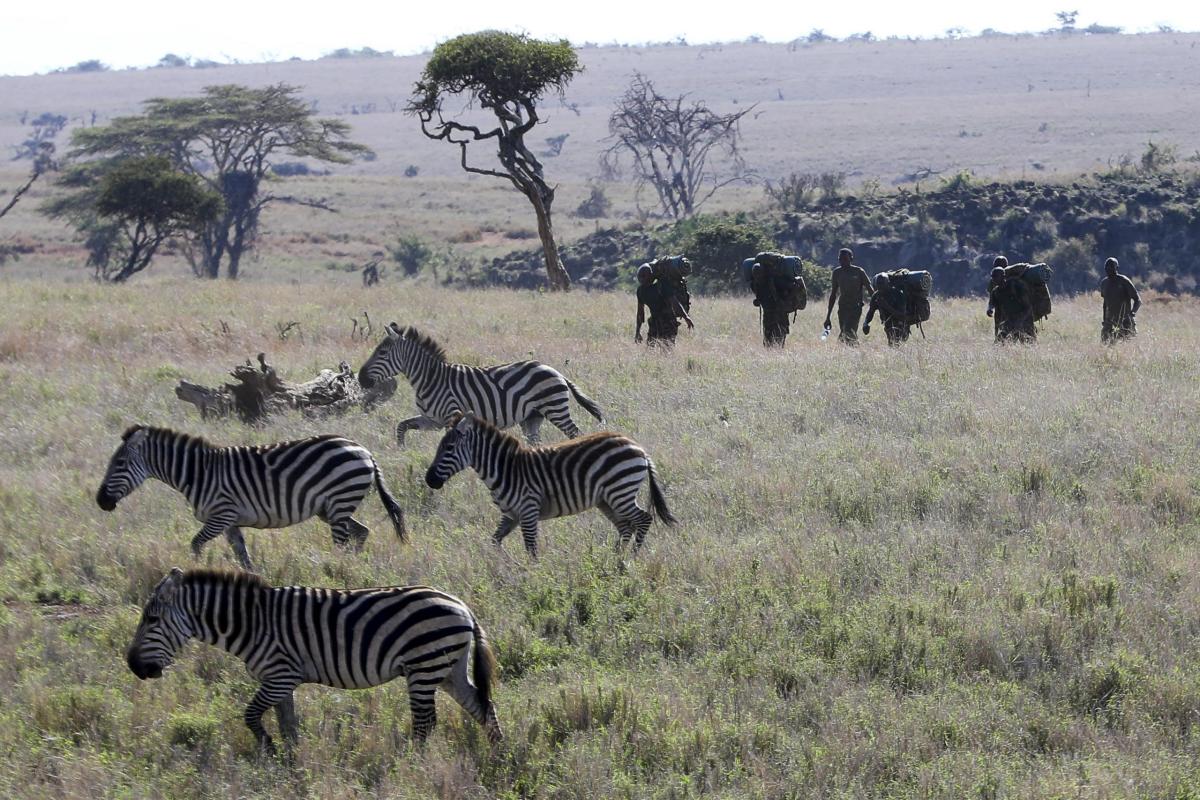 Incendio in un villaggio nel Kenya, turisti italiani in fuga