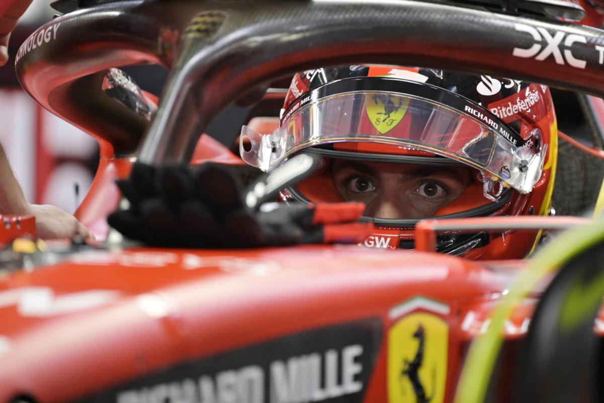 F1, a Singapore pole position per Carlos Sainz, secondo Russell con…