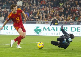 Lazio-Roma, gesto bruttissimo all’Olimpico: Bove colpito da una bottiglia di birra | FOTO