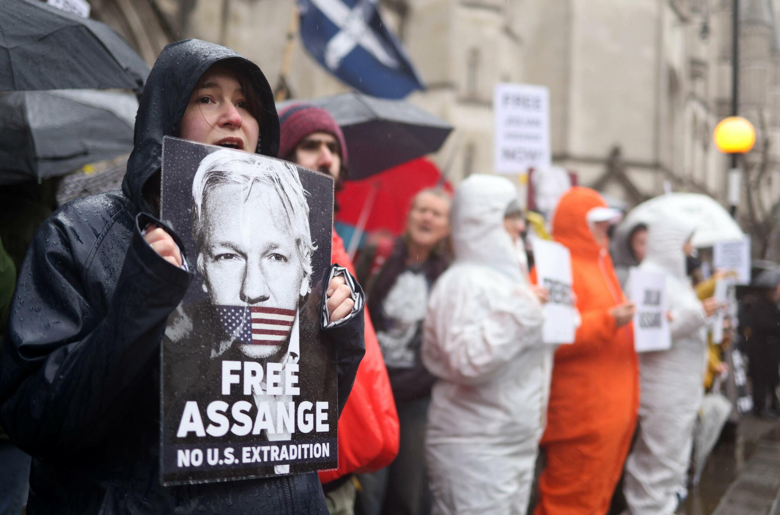 Julian Assange, l'udienza è conclusa: la decisione è rimandata