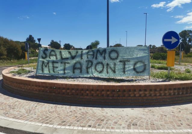 Metaponto, la rabbia dei residenti contro degrado, violenza e aggressioni degli immigrati. Lucia Durante (ref. Comitato cittadino): "Abbandonati dalle Istituzioni, non ci sentiamo al sicuro"