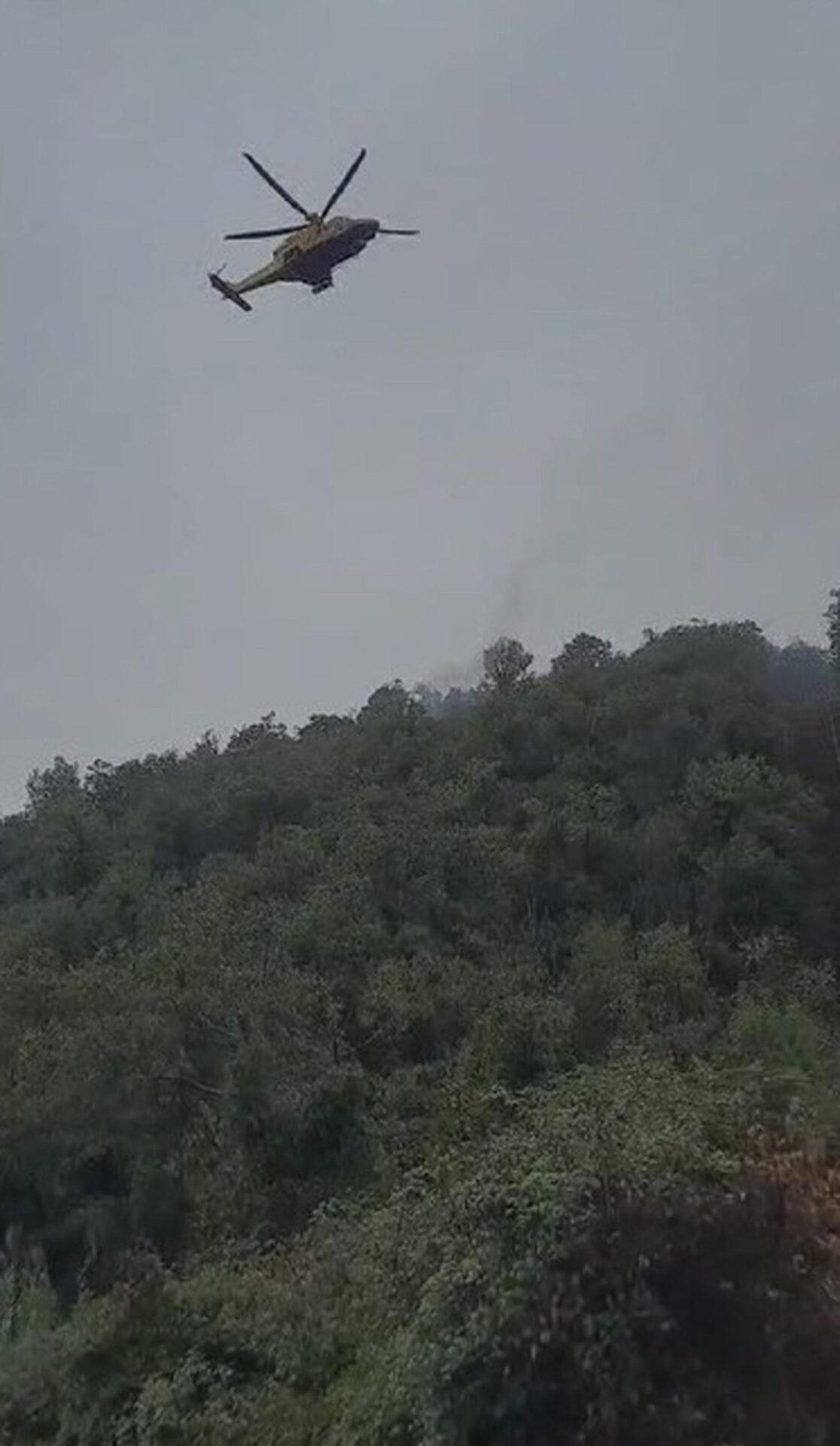 Incidente aereo tra Toscana e Liguria oggi 27 ottobre 2023: elicottero caduto nei boschi, morta la pilota 28enne