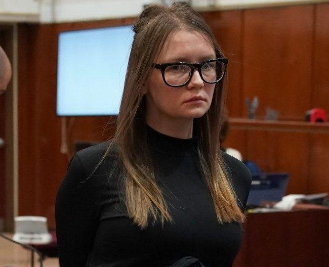 Anna Sorokin di nuovo libera, la finta ereditiera che ispirò “Inventing Anna”