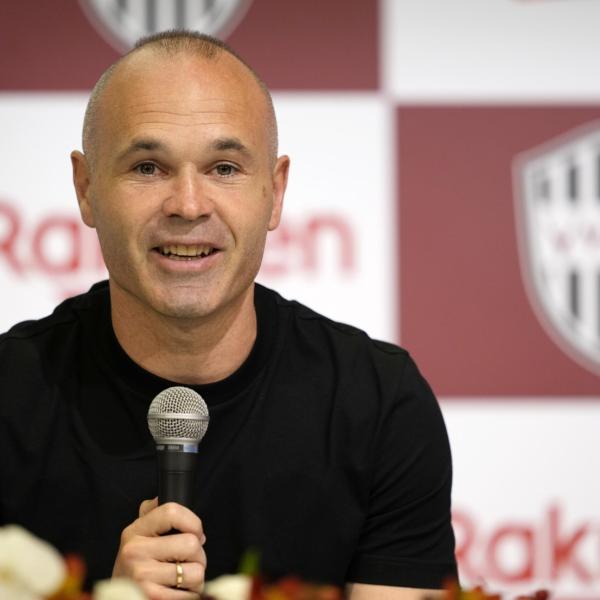 Eterno Iniesta, lascia il Vissel Kobe ma non il calcio: “Voglio giocare ancora” | FOTO