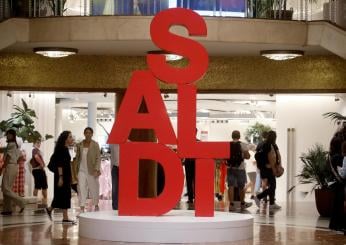 Saldi estivi 2024: i 7 capi da comprare con gli sconti