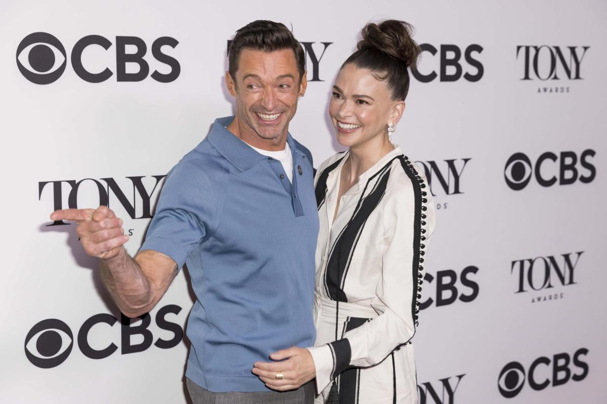 Hugh Jackman ha un nuovo amore: “Si sta frequentando in gran segreto con Sutton Foster”