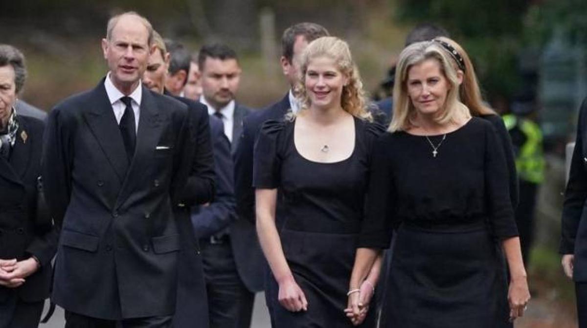 Lady Louise Windsor: chi è la 18enne nipote della Regina Elisabetta…