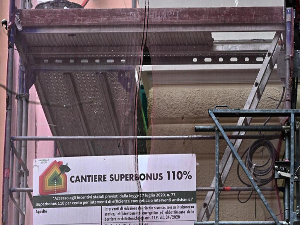 Bonus 75% barriere architettoniche, quale sconto per i condomini che decidono di sostituire l’ascensore? 