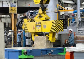 Tragedia a Villafranca, un operaio rimane schiacciato mentre lavora in fabbrica: morto sul colpo