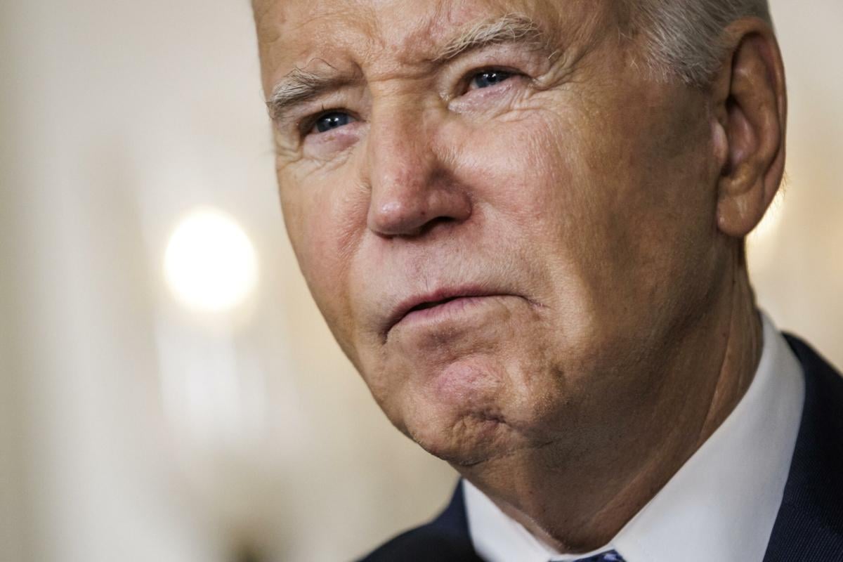 Usa, report sui documenti segreti: “Biden li diffuse ma non va incriminato: é anziano con problemi di memoria”. Lui ribatte