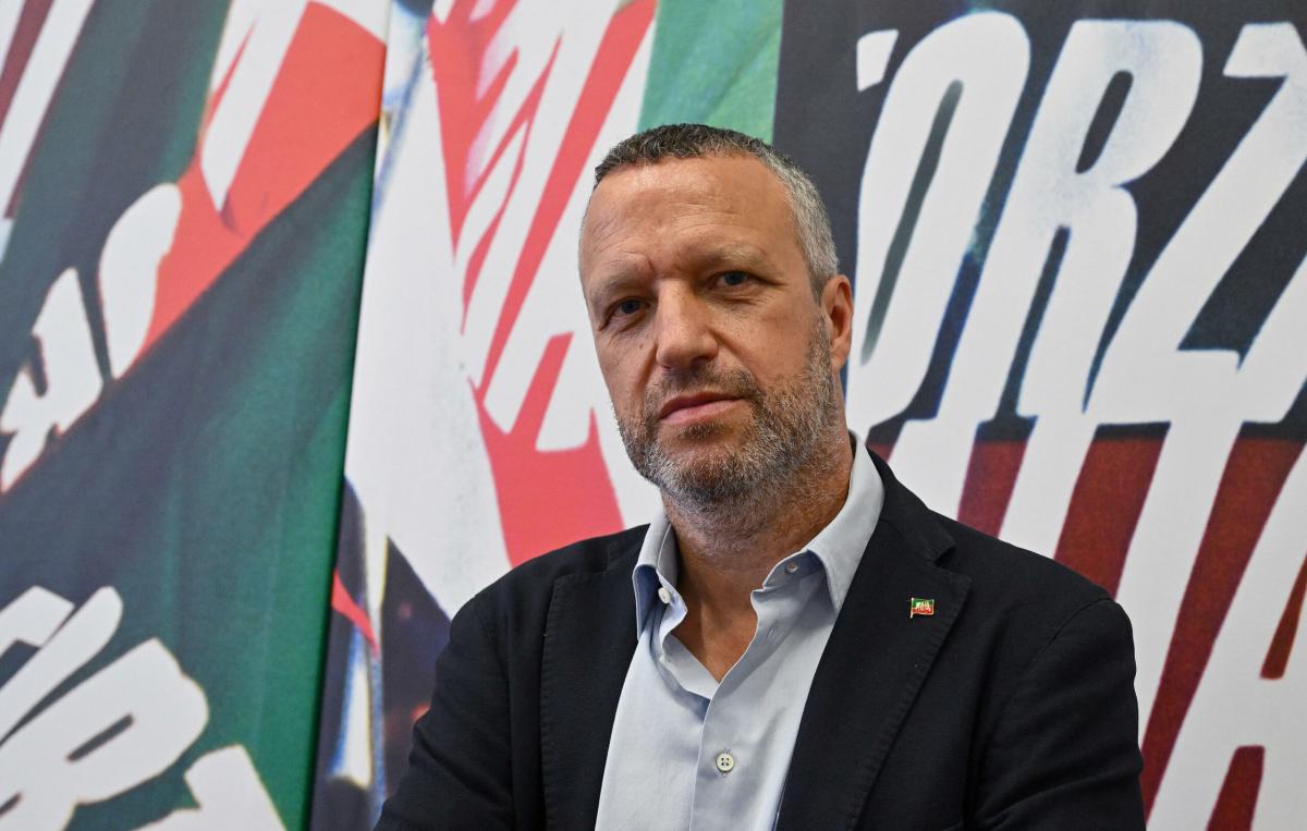 Chi è Flavio Tosi, l’ex sindaco di Verona e possibile candidato di Forza Italia alle prossime elezioni regionali in Veneto del 2025