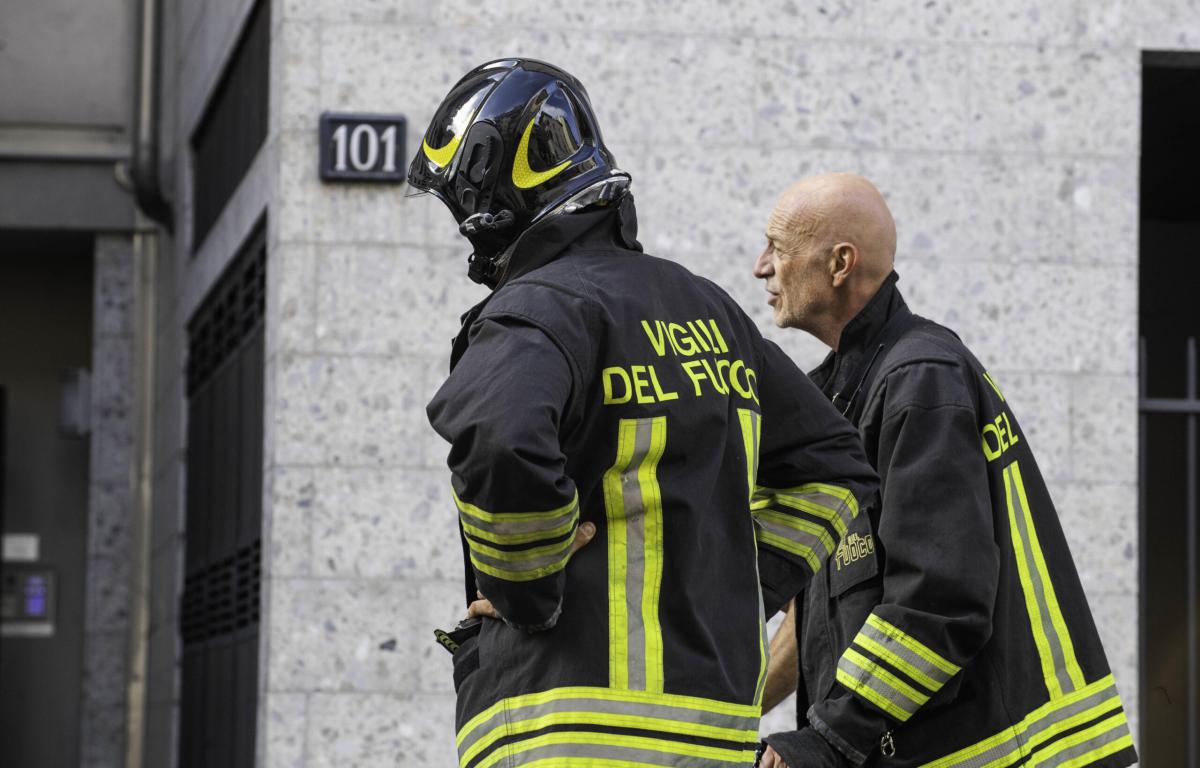 Incendio a Udine oggi 29 giugno 2023, fiamme in un palazzo di via B…