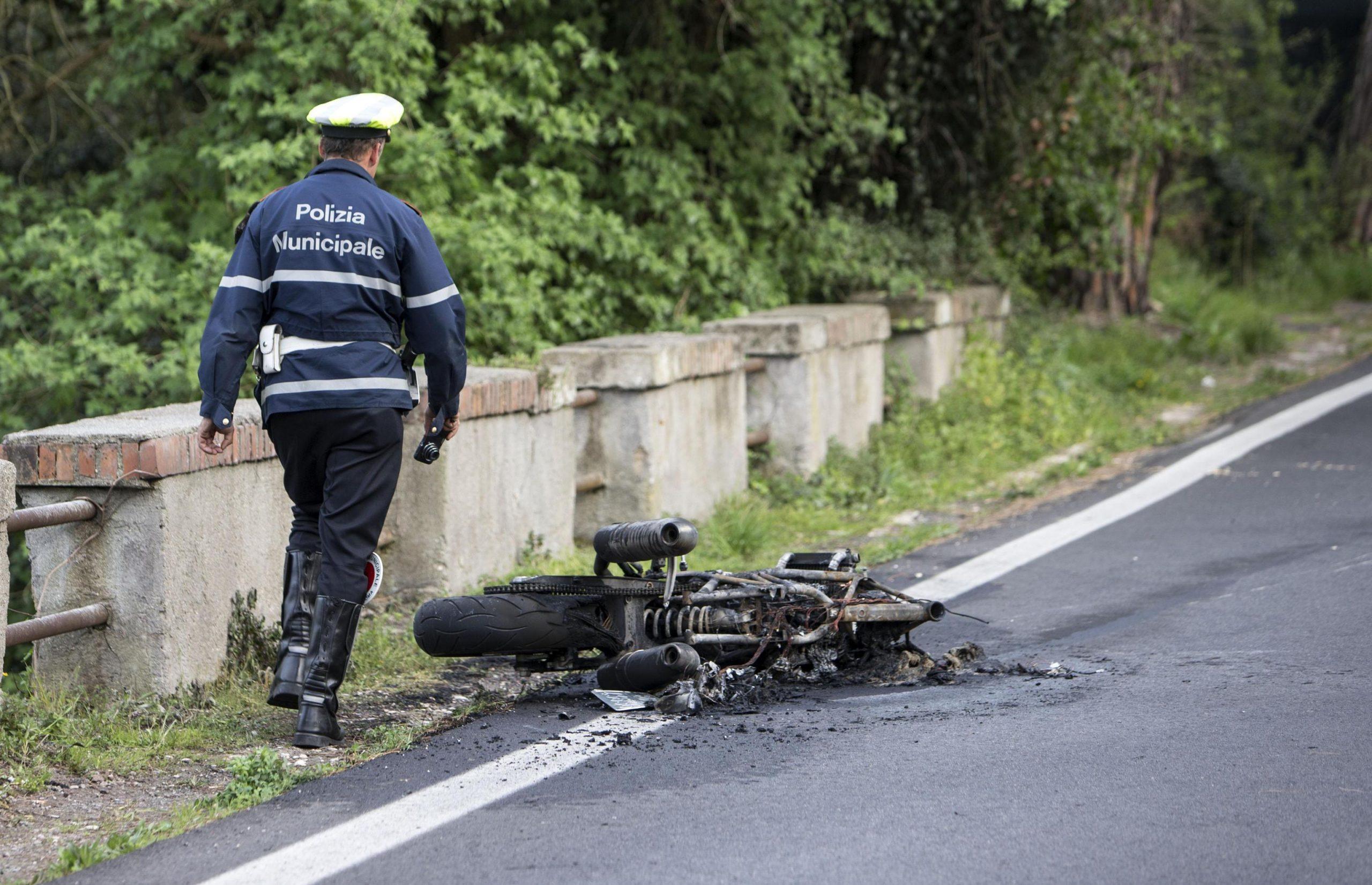 Incidente Monzambano, scontro tra auto e moto: muore 55enne